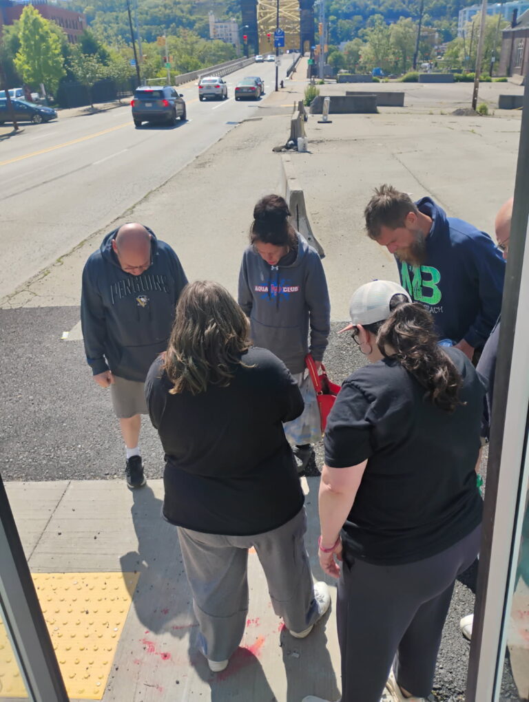 service trip team prayer